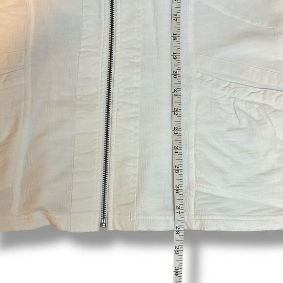 Weekender By Chicos Jacket NWT 2 (L) Full Zip Luxe Featherlight Favorite Pockets - Picture 7 of 7